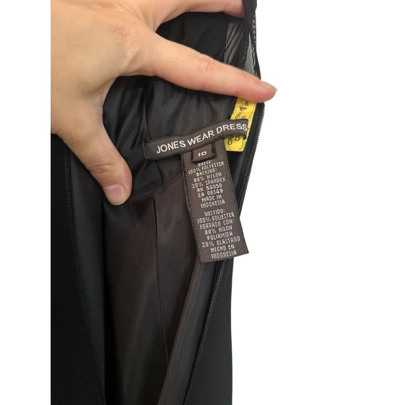 JONES WEAR Maxi Dress Womens Size 10 Black V Neck Sheer Back Gathered Chic - Picture 7 of 8